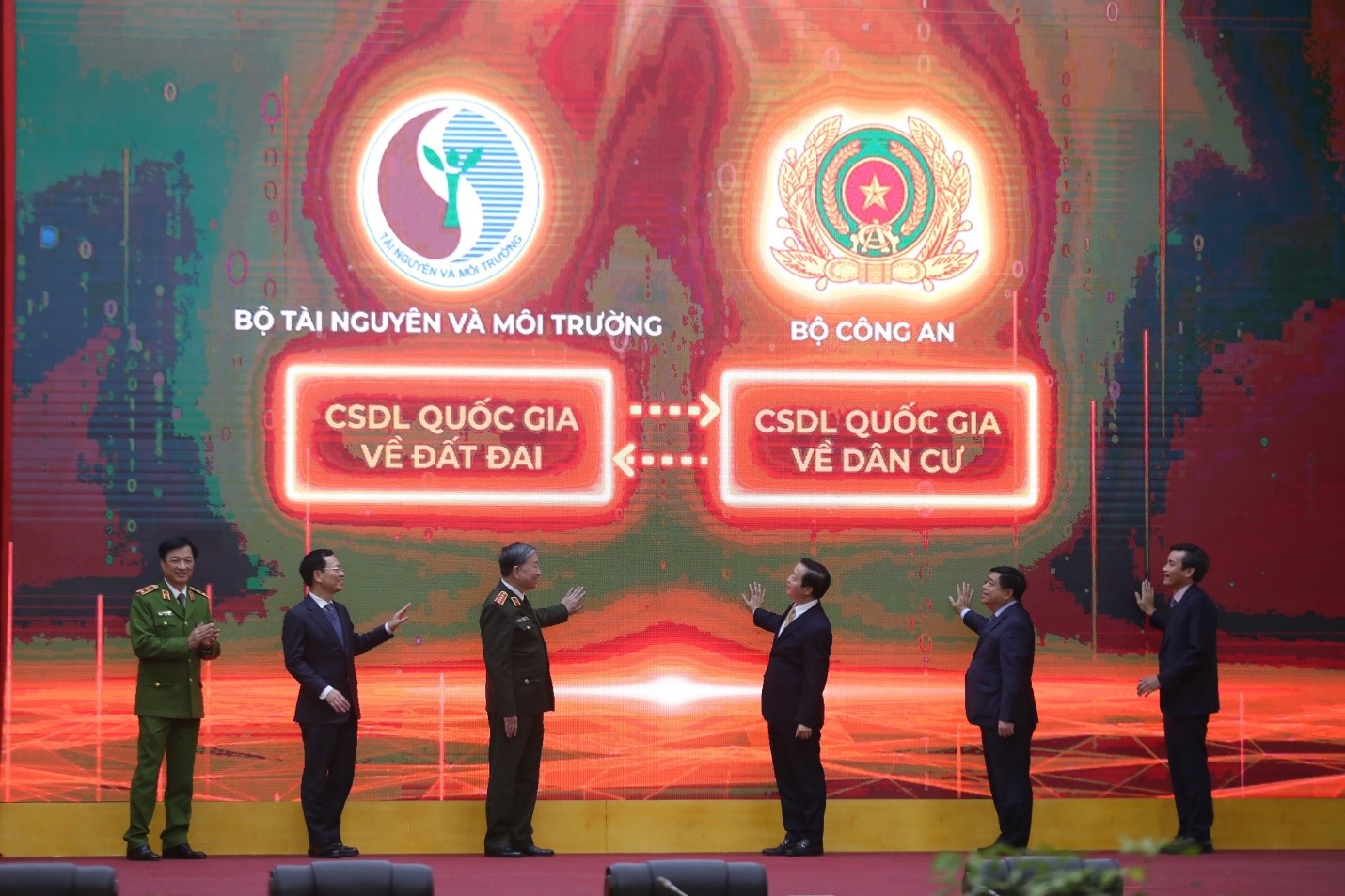 LÀM GIÀU, LÀM SẠCH DỮ LIỆU VỀ ĐẤT ĐAI, THÔNG TIN NHÀ Ở